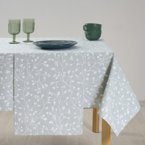 綿のテーブルクロスとプリント模様の装飾品
