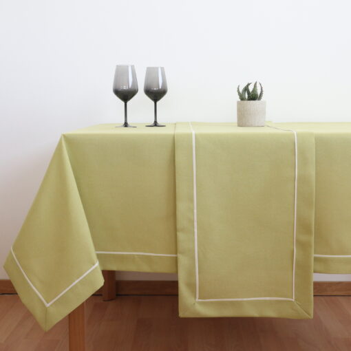 Traverse and Dining Tablecloth Monochrome with Border