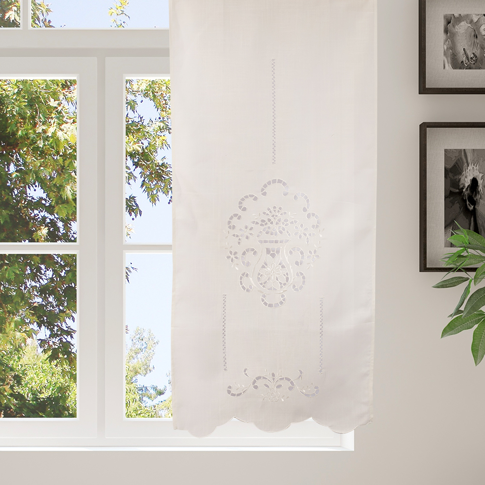 Παραδοσιακή Κουρτίνα με Κοφτό Κέντημα και Αζούρ