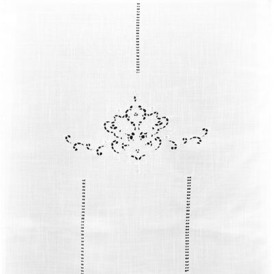 Παραδοσιακή Κουρτίνα με Κοφτό Κέντημα και Αζούρ